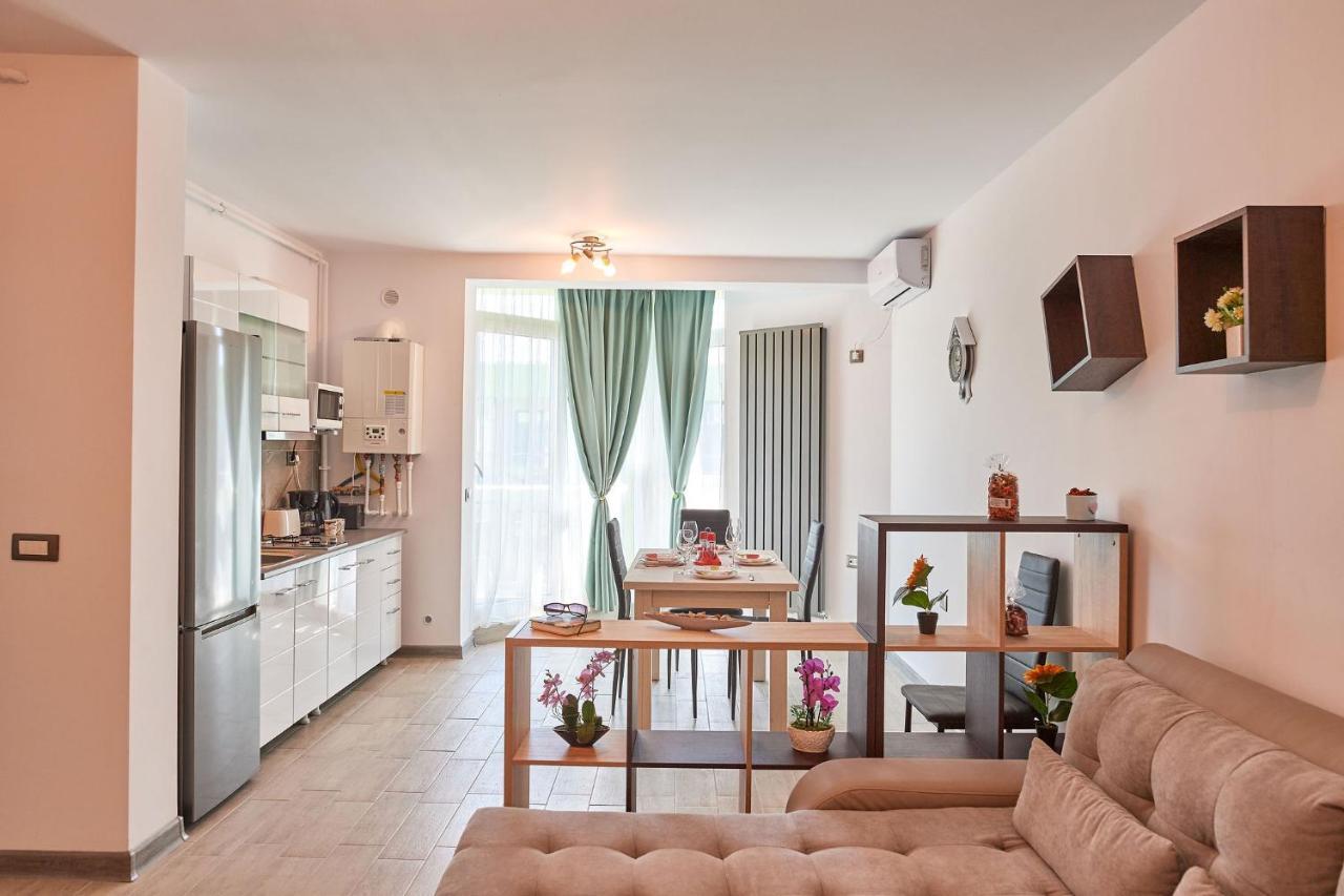 Năvodari Rubic Apartment Spa N Pool Beach Resort מראה חיצוני תמונה